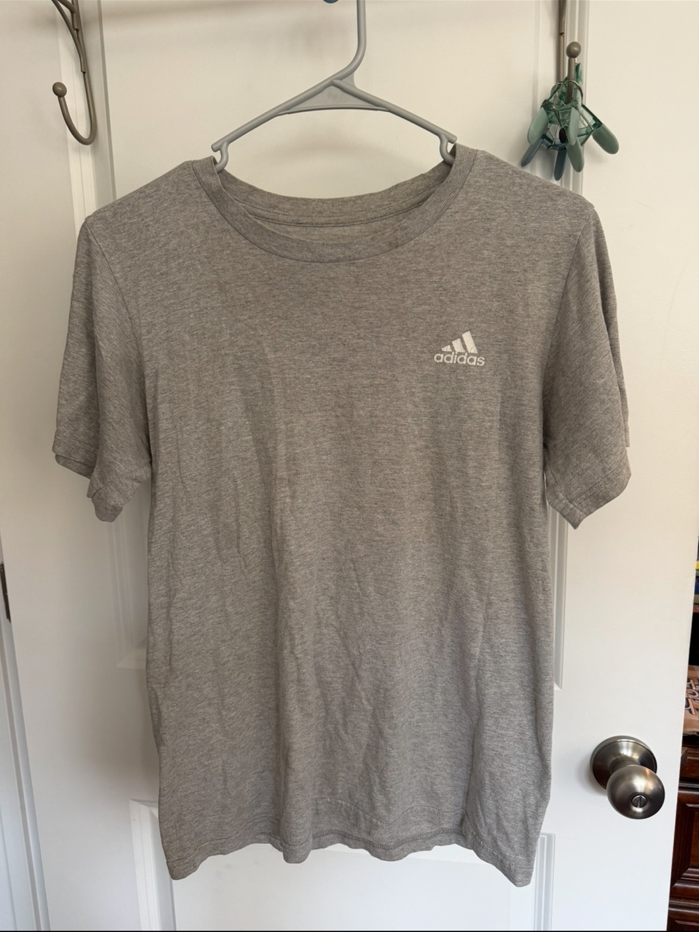 adidas Men’s Light Gray Logo Crew Neck Tee